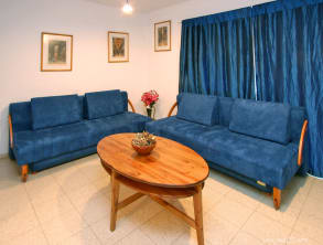 בתי%20דפנה%20-%20בקתות%20עץ%20בחד%20נס%20,%20חד%20נס